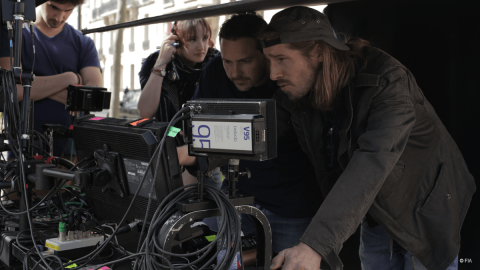 L'équipe de tournage à Paris - Save Kids Lives - Un film de Luc Besson - #SAVEKIDSLIVES - fondation FIA