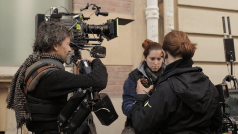 The film crew in the streets of Paris - Save Kids Lives - A film directed by Luc Besson - #SAVEKIDSLIVES - FIA foundation